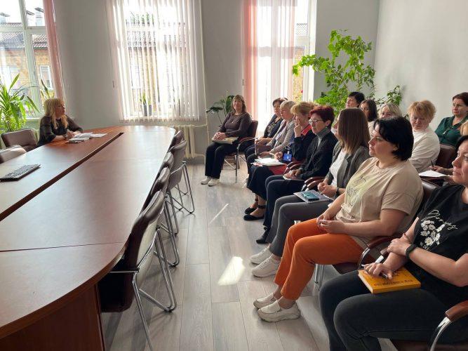 Учебные занятия с сотрудниками