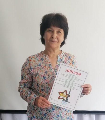 «Открытый занавес»