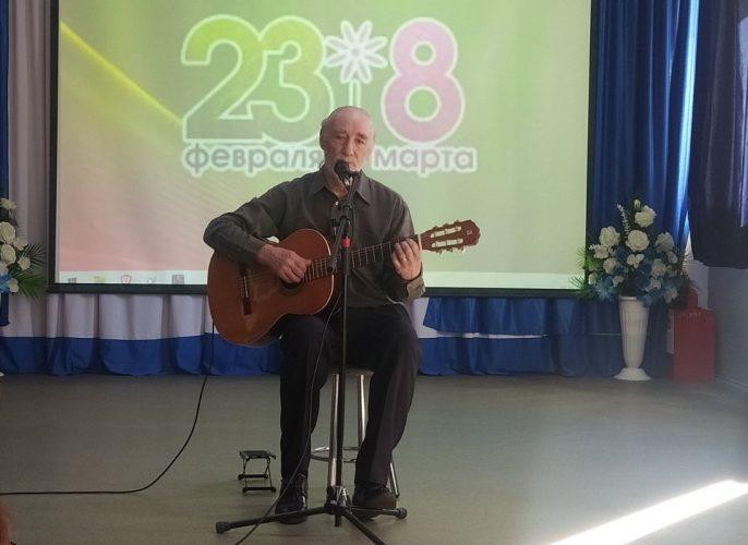 «23+8»